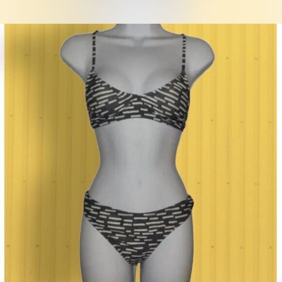 Cupshe Black and White Bikini Dynamic geometric Stripes - Picture 1 of 5
